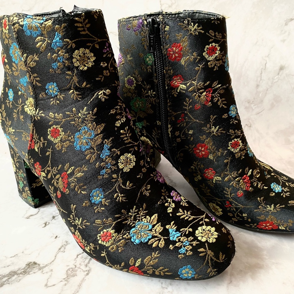 Boots - Picture 2 of 4